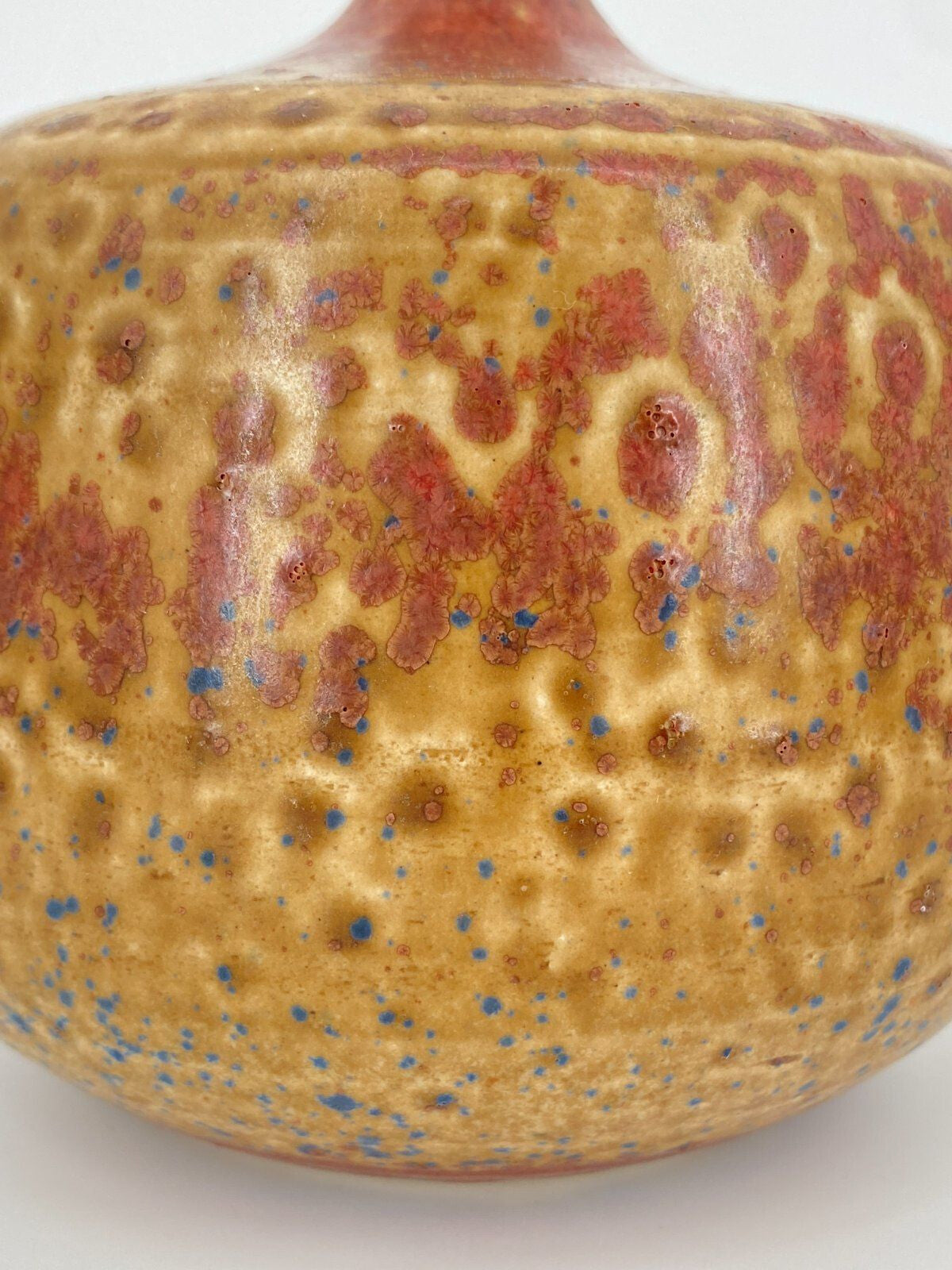 * STUDIOKERAMIK VASE ROT BLAU ZINKKRISTALL GLASUR 13CM VINTAGE