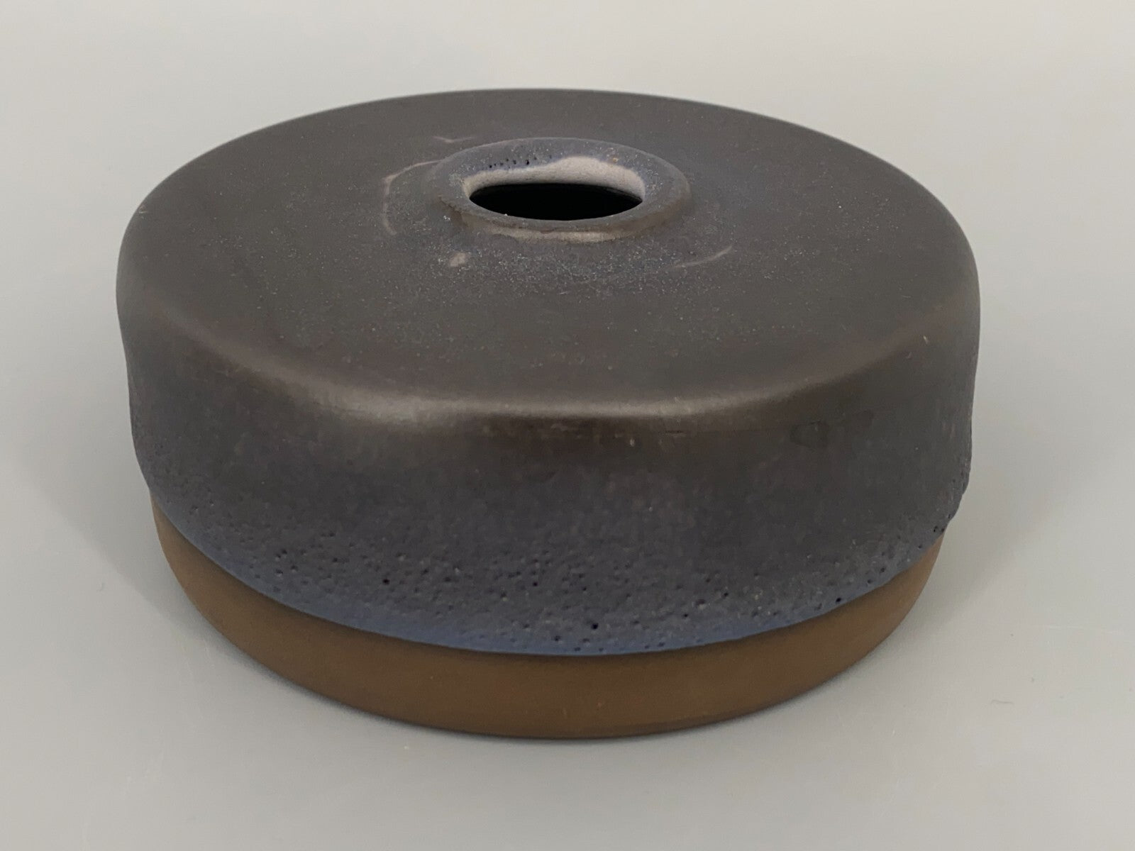 * STUDIOKERAMIK VASE FAT LAVA RÄUCHERSTÄBCHENHALTER VAN EYK SIGNIERT 60er