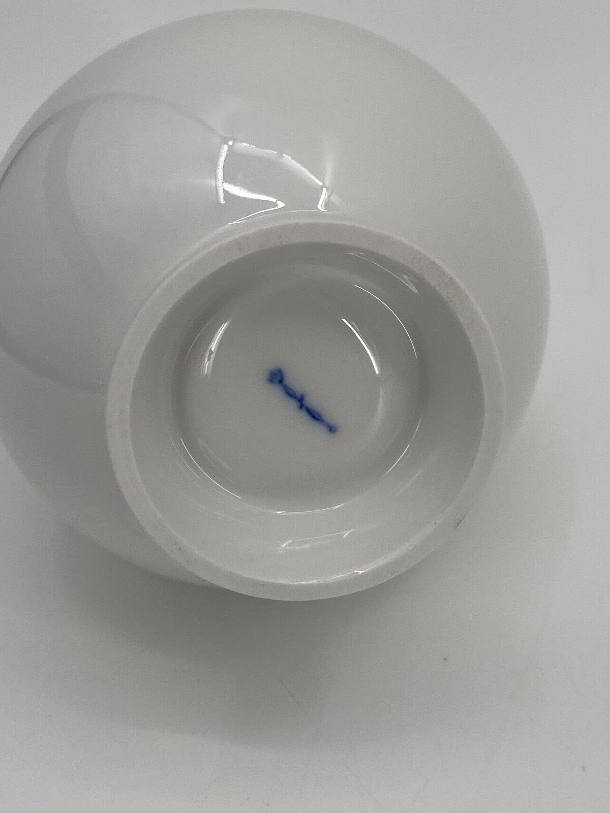 * KPM VASE HYAZINTHE WEISS PORZELLAN HÖHE 14,5 cm 1. WAHL BAUCHIG RUND