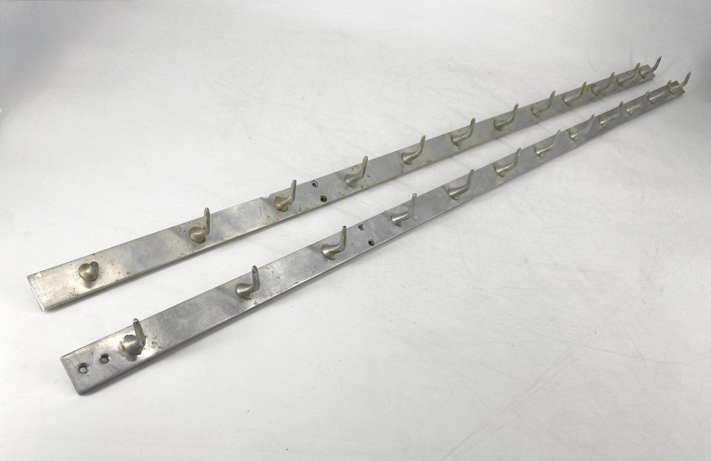* 2x HAKENLEISTE ALUMINIUM FLEISCHER GARDEROBE WERKZEUG 24 HAKEN
