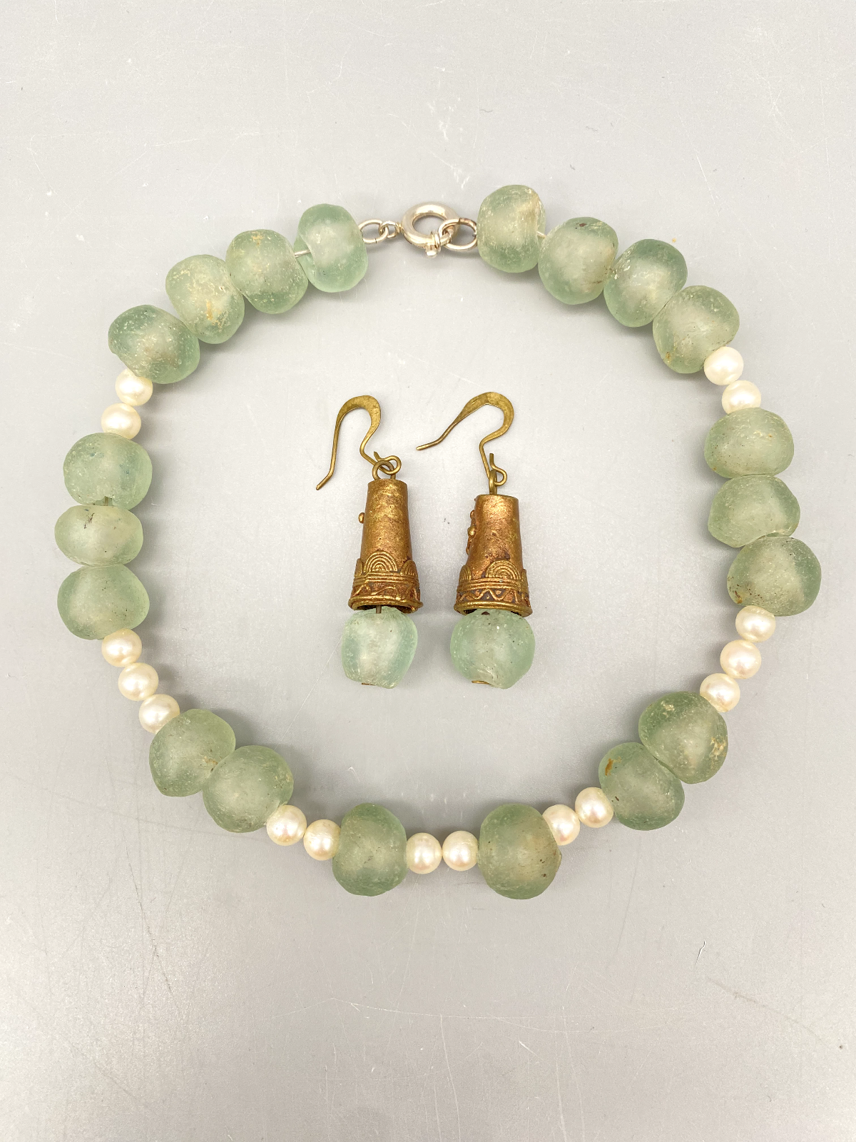 SET COLLIER OHRRINGE OHRHÄNGER GLAS PERLEN GRÜN VINTAGE ETHNO