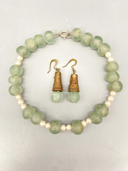 SET COLLIER OHRRINGE OHRHÄNGER GLAS PERLEN GRÜN VINTAGE ETHNO