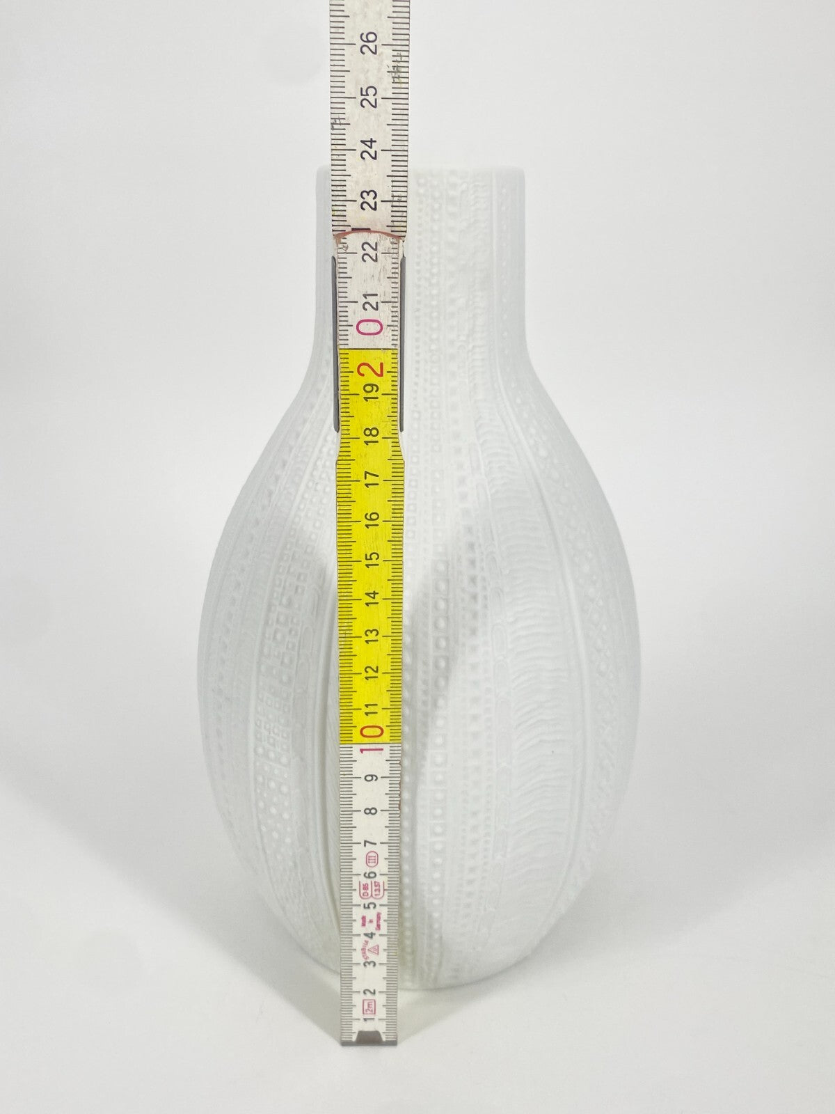 * HEINRICH GERMANY BISKUIT PORZELLAN VASE GEMUSTERT MATT WEIß 24 CM