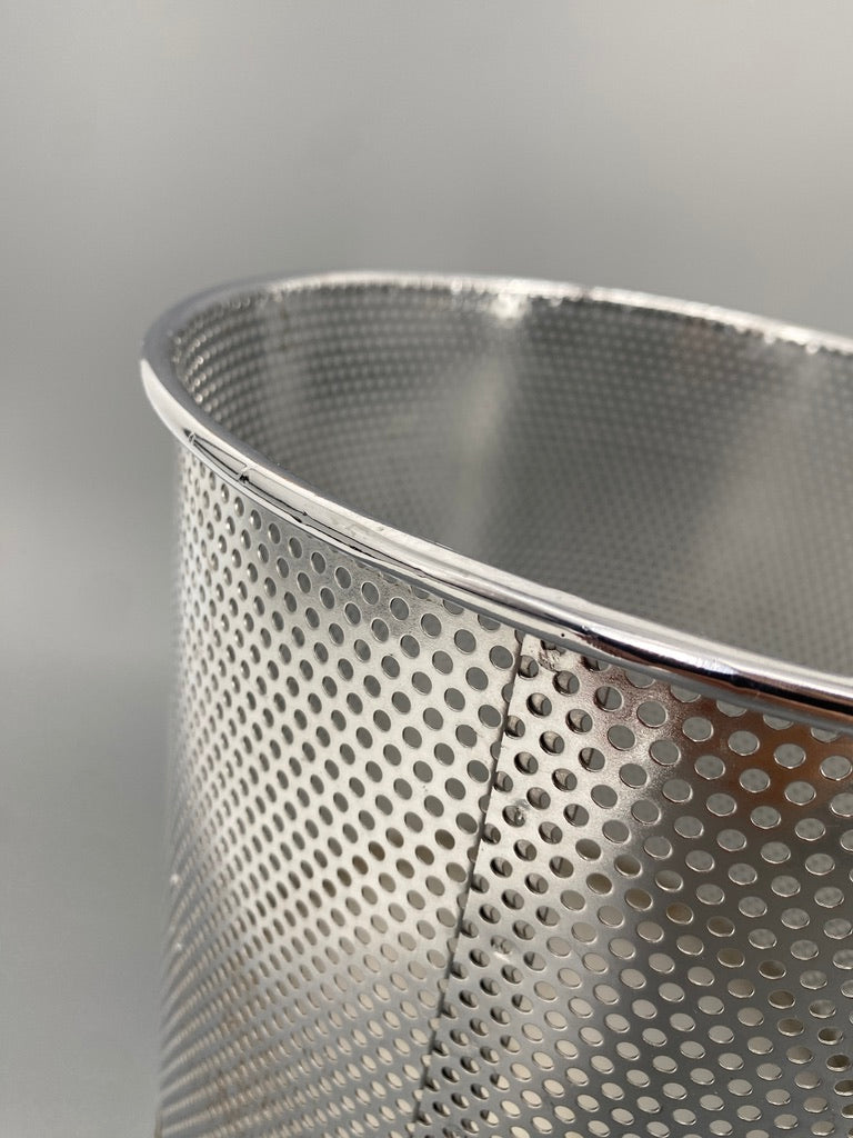 Hochwertiger Papierkorb au verchromten Lochblech, vintage