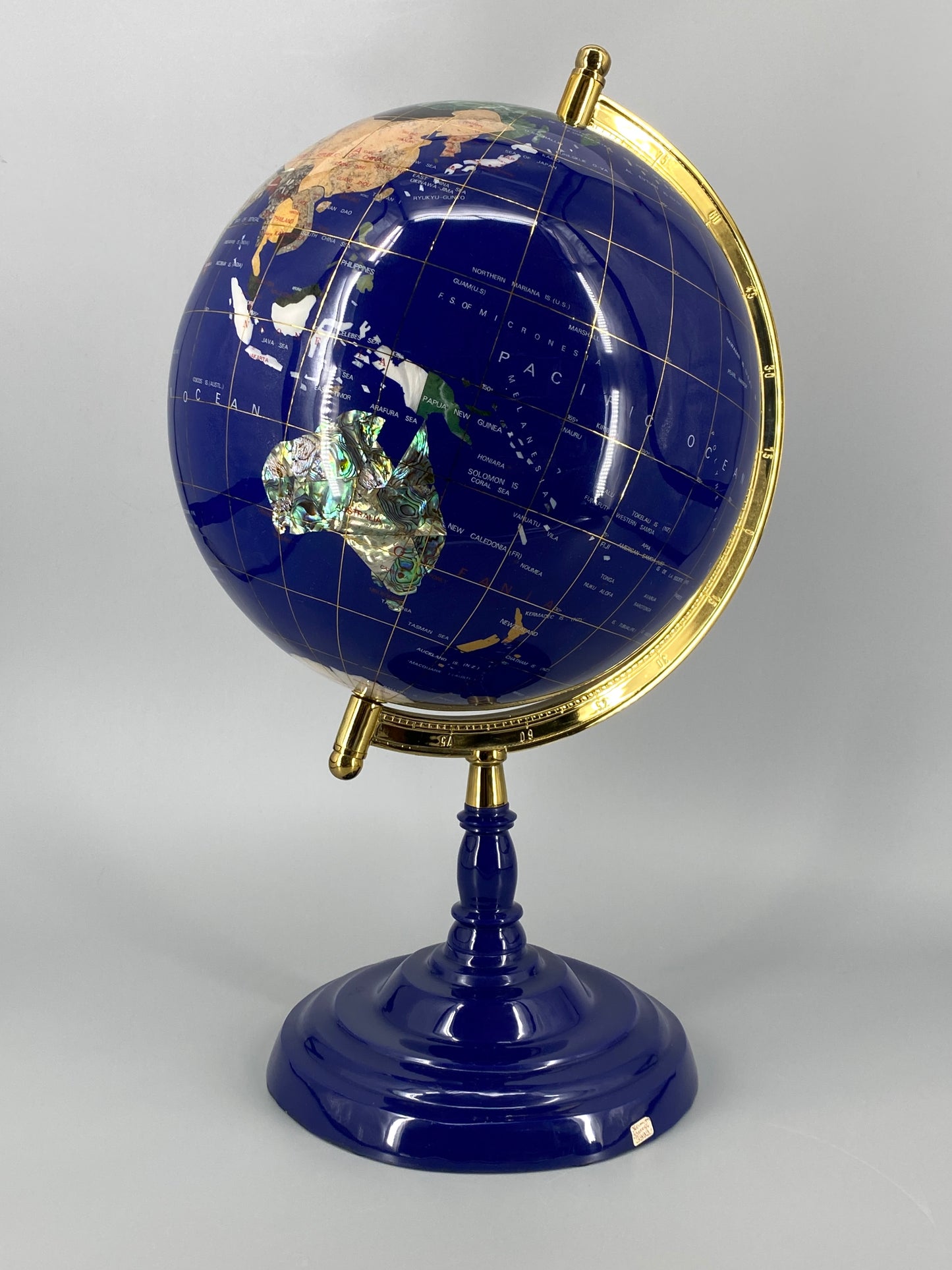 Große, imposante Weltkugel Globus mit Ländern aus eingelegten Halbedelsteinen und Perlmutt, 1990er