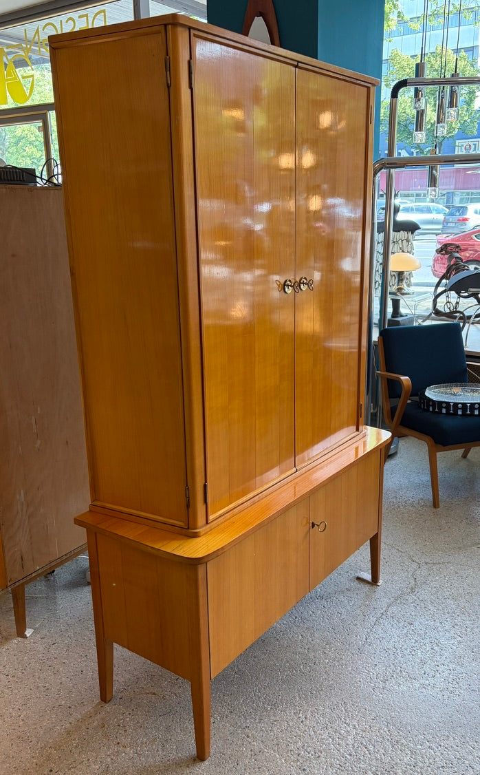 Mid Century Design Schrank aus Esche und Teakholz, mit versteckten Krawattenfächern, Deutschland 1950er