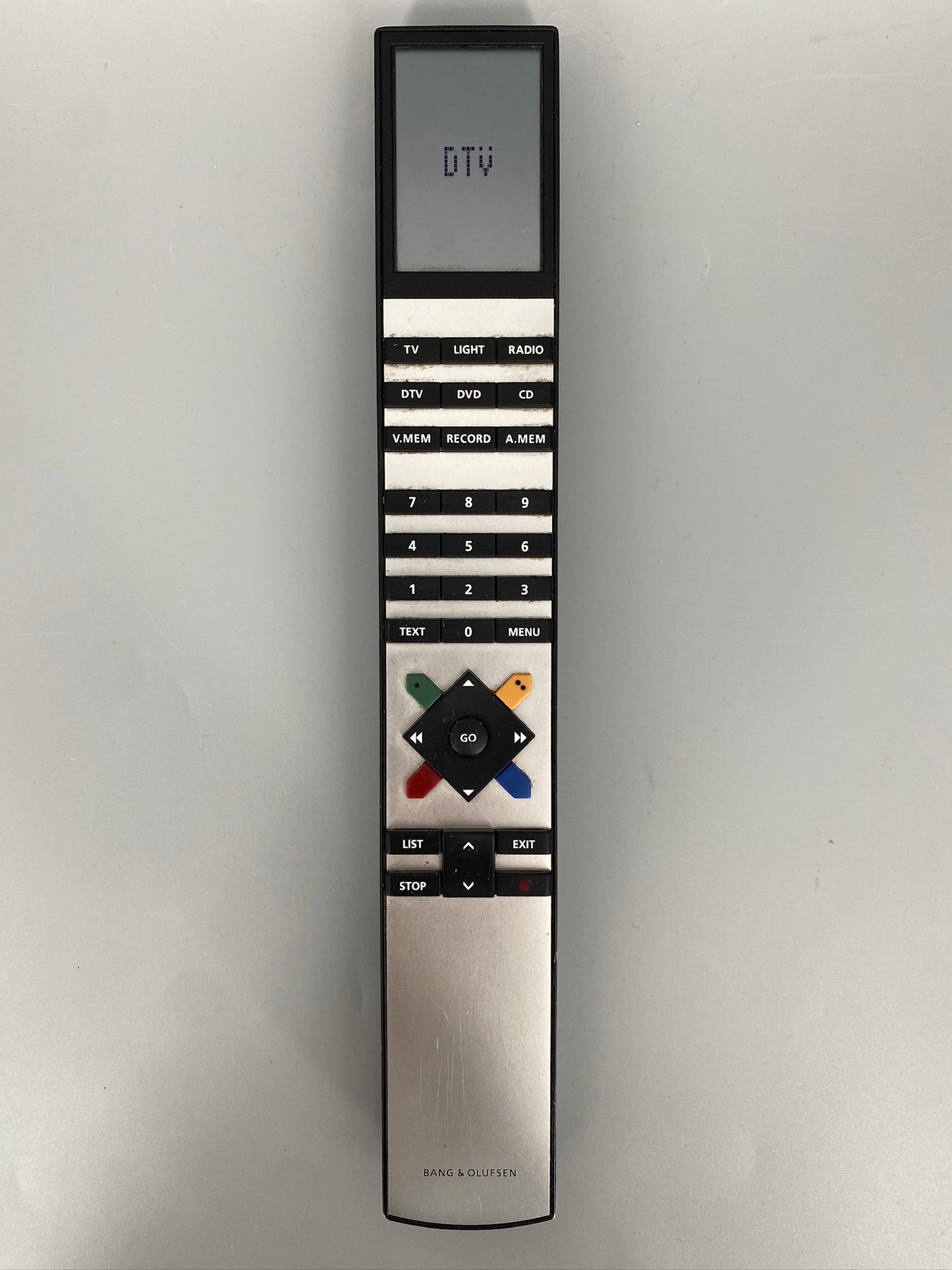 Fernbedienung von Bang & Olufsen, BEO4. Kompatibel mit allen Bang & Olufsen Geräten.