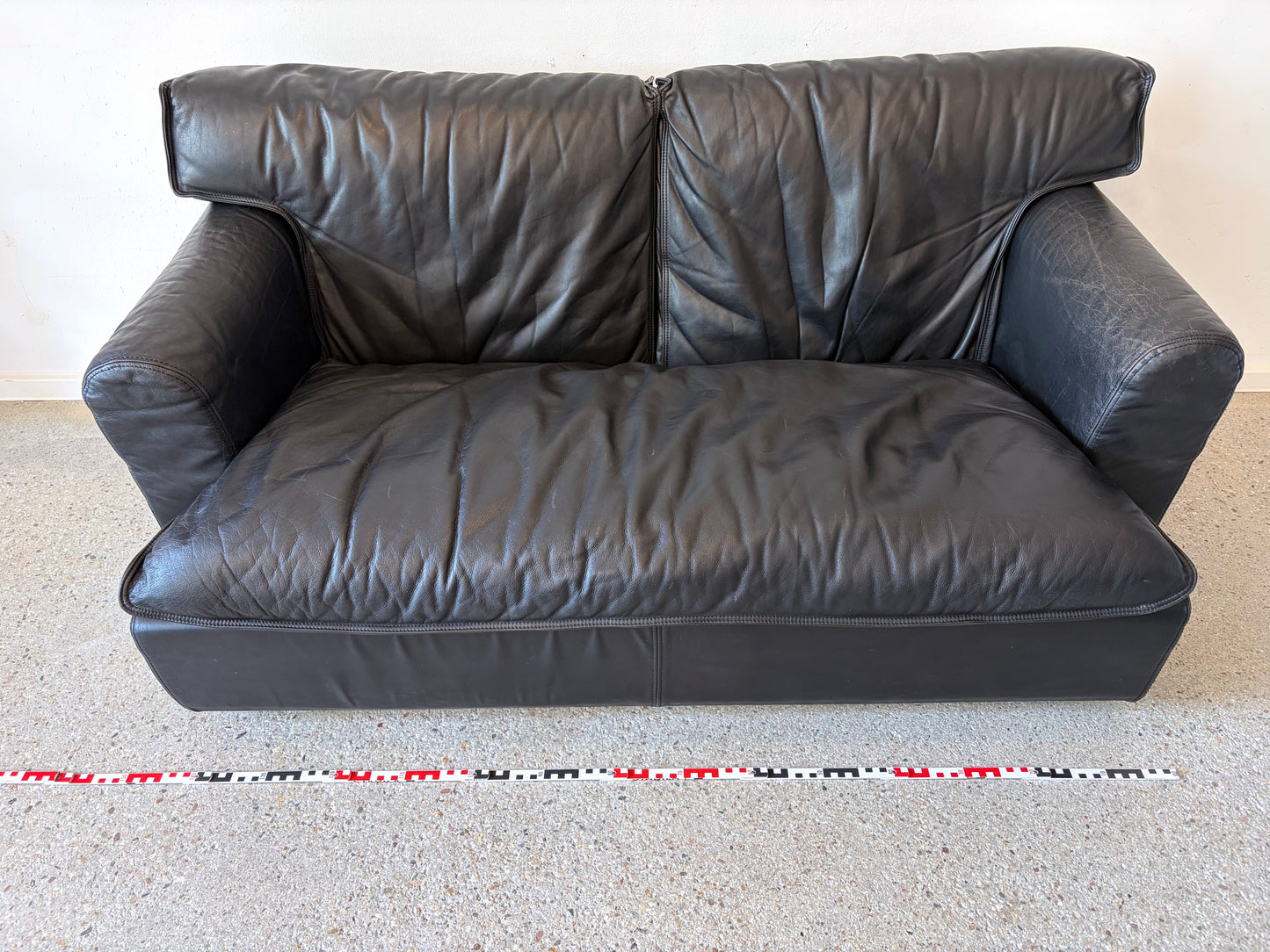 Seltenes schwarzes Ledersofa, 2-Sitzer, von Arcon Italia, Italien 1980er