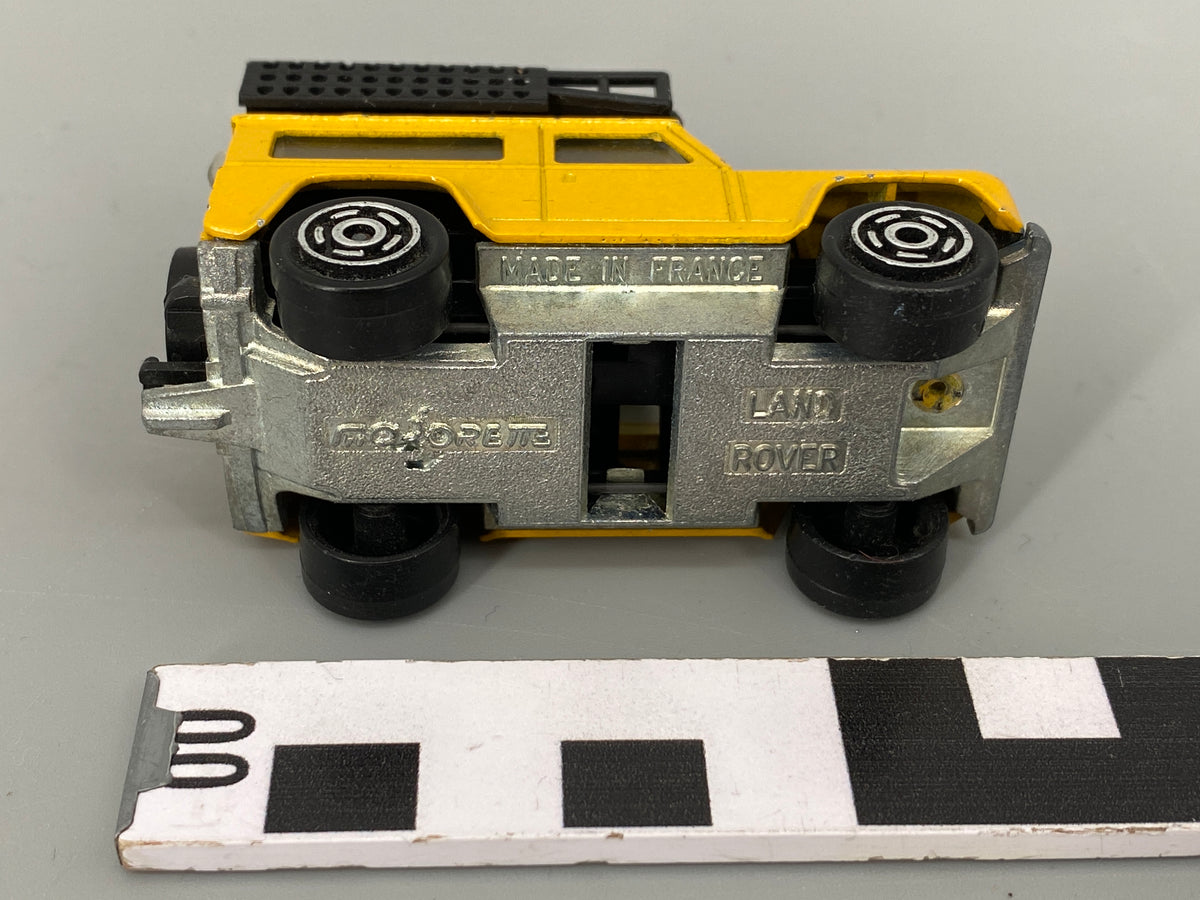 3 Modellautos von Matchbox und Majorette, 2x Camel Trophy, Land Rover Defender 90 & Toyota  Land Cruiser FJ40 sowie eine Pontiac Firebird Trans Am