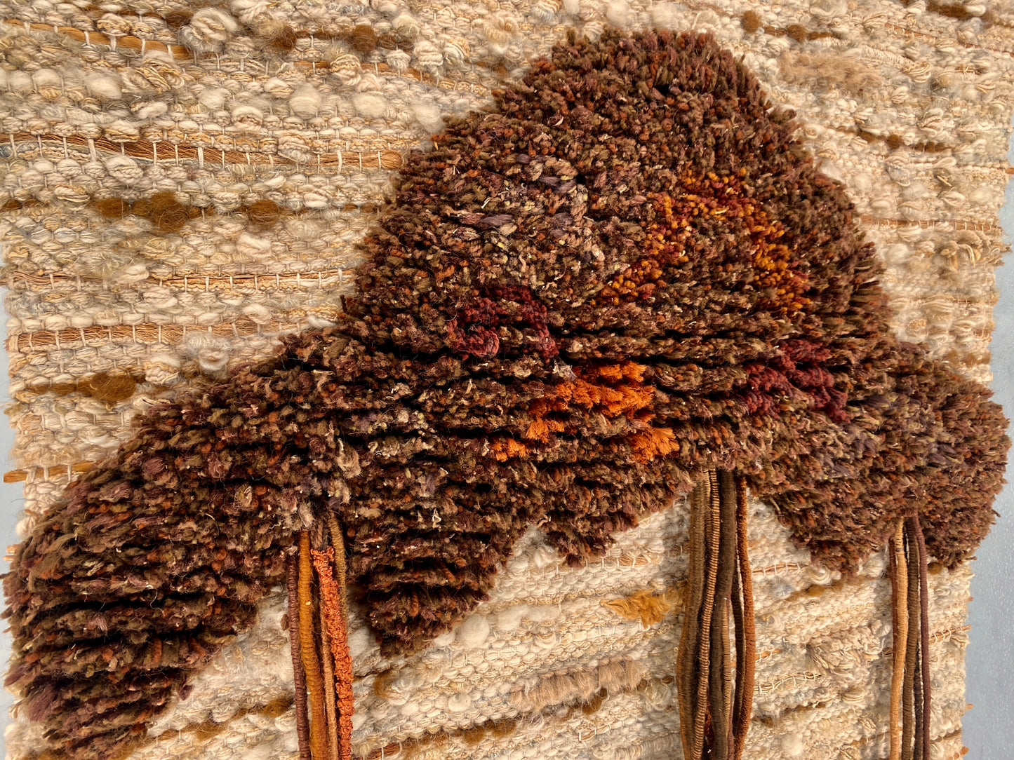 Geknüpftes Wandbild eines Banyan-Feigenbaums der Künstlerin Val Krohn, Hawaii 1980er