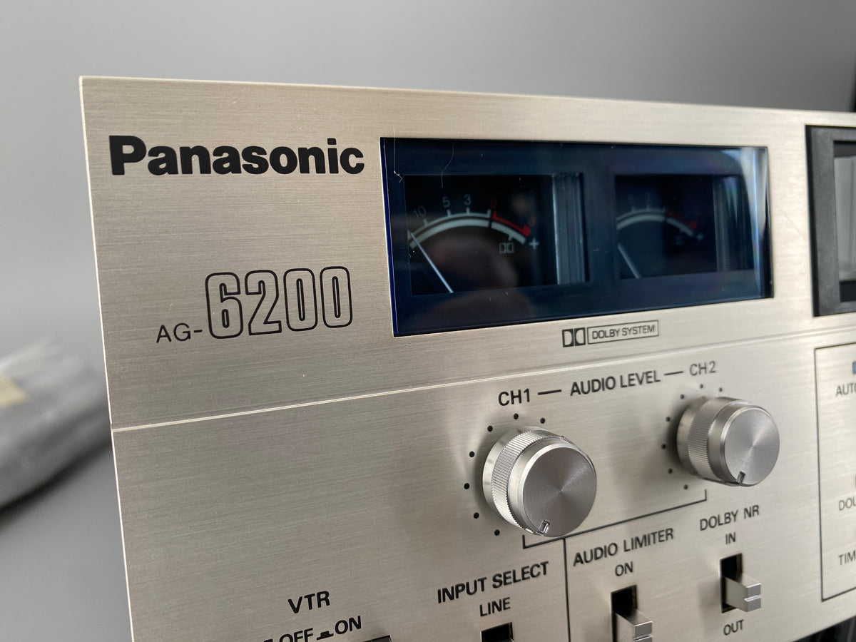 Unbenutzter Profi Videorecorder PANASONIC AG 6200 für PAL /NTSC in der orginal Verpackung, Japan 1980er
