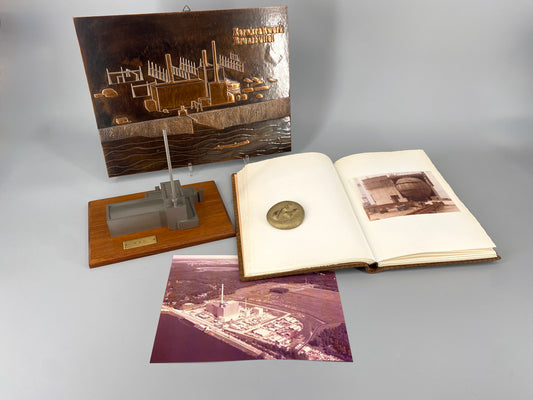 Erinnerungsstücke  und Fotos aus der Mitarbeit beim Atomkraftwerk Brunsbüttel, Deutschland 1980