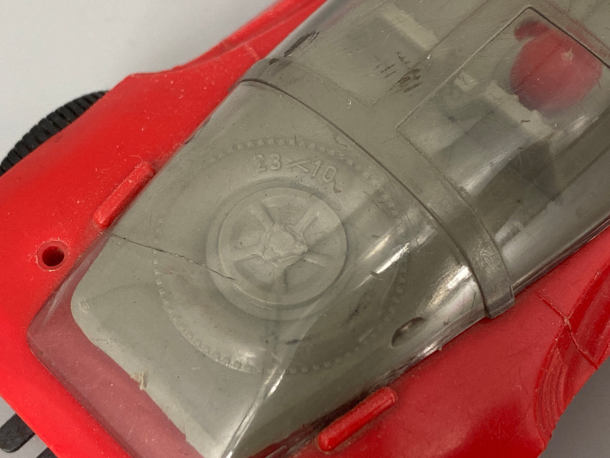 Spielzeug-Auto Ferrari P5 (Rot) 1:32 von der VEB Prefo Dresden in der seltenen Friktions-Version, DDR 1970er