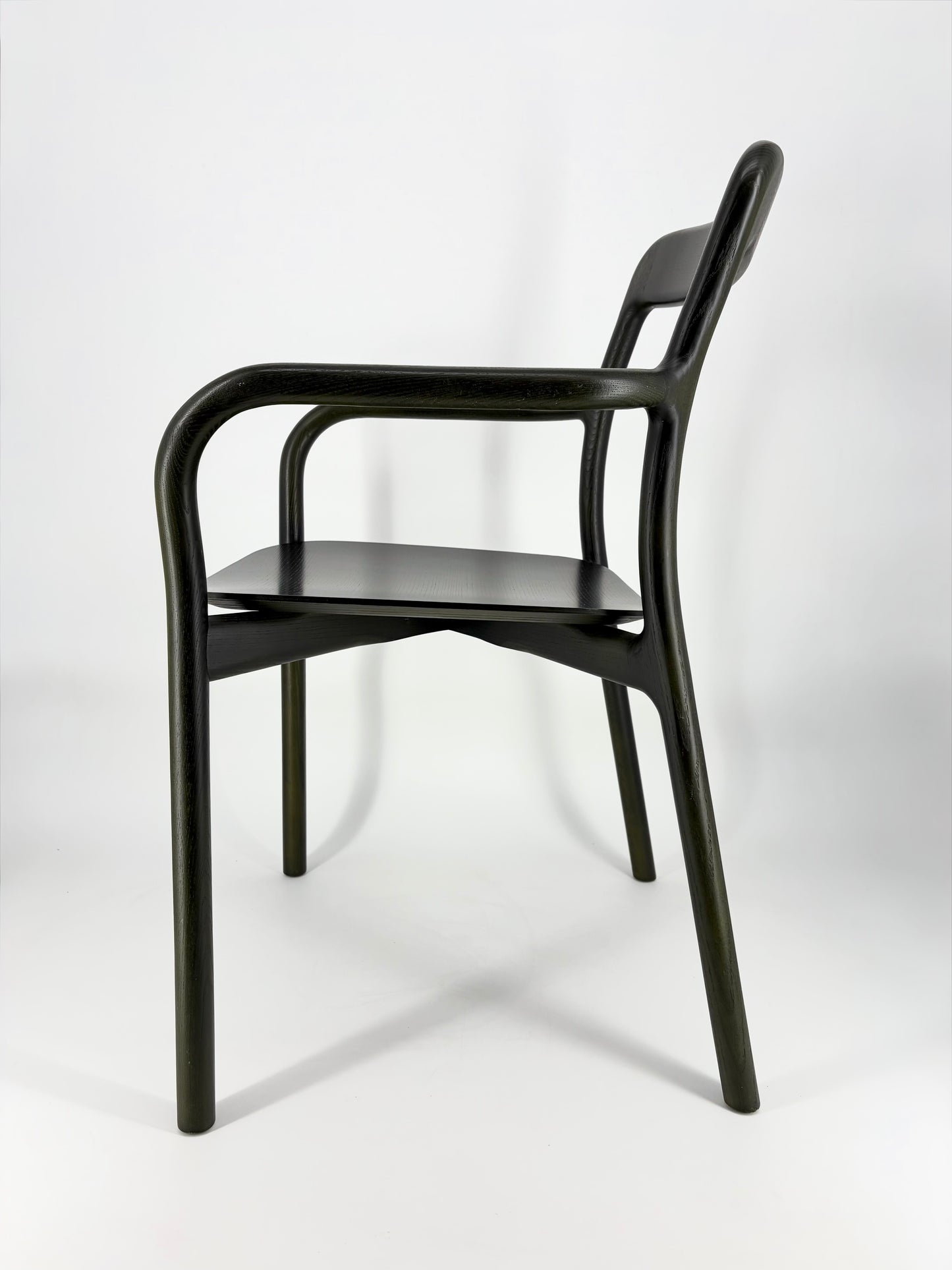 BRANCA Armlehnenstuhl aus Eschenholz- zeitgenössisches Design von Sam Hecht und Kim Collin für Mattiazzi, Italien 2010er
