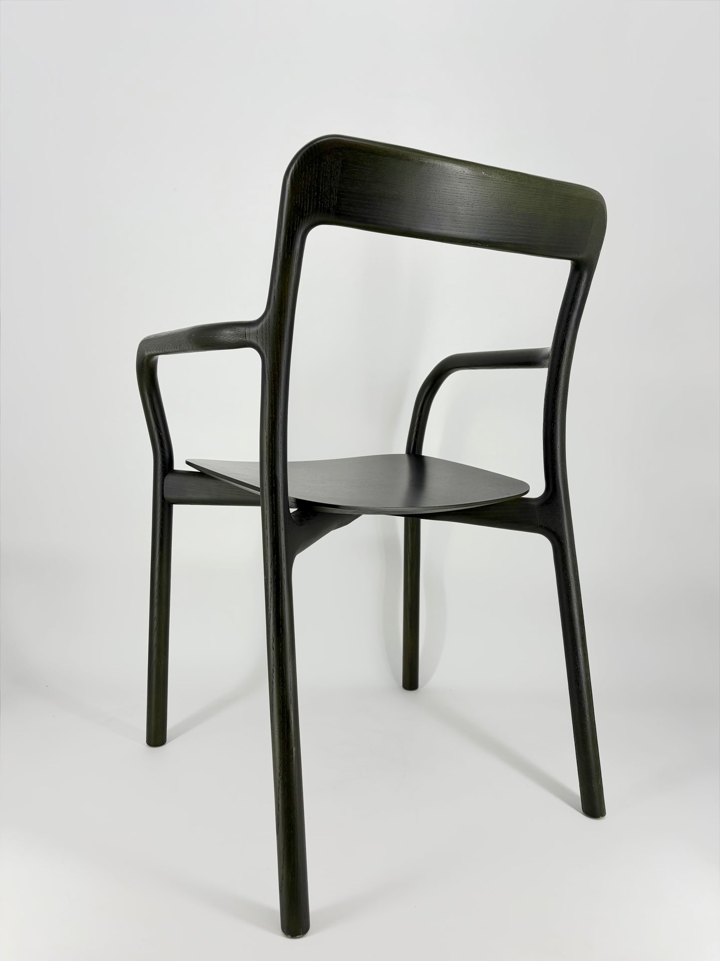 BRANCA Armlehnenstuhl aus Eschenholz- zeitgenössisches Design von Sam Hecht und Kim Collin für Mattiazzi, Italien 2010er