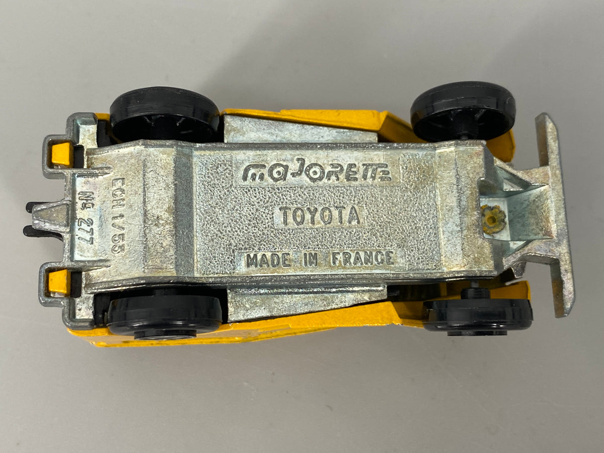 3 Modellautos von Matchbox und Majorette, 2x Camel Trophy, Land Rover Defender 90 & Toyota  Land Cruiser FJ40 sowie eine Pontiac Firebird Trans Am