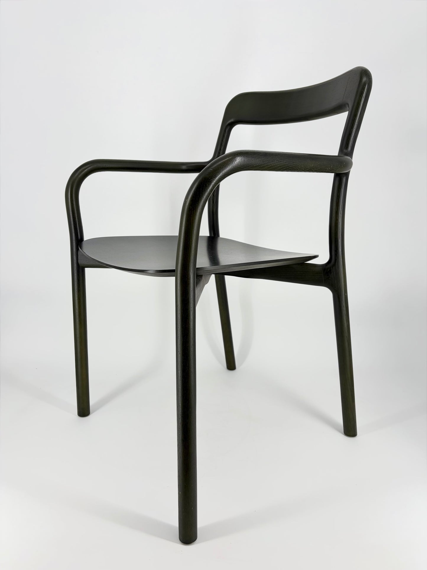 BRANCA Armlehnenstuhl aus Eschenholz- zeitgenössisches Design von Sam Hecht und Kim Collin für Mattiazzi, Italien 2010er