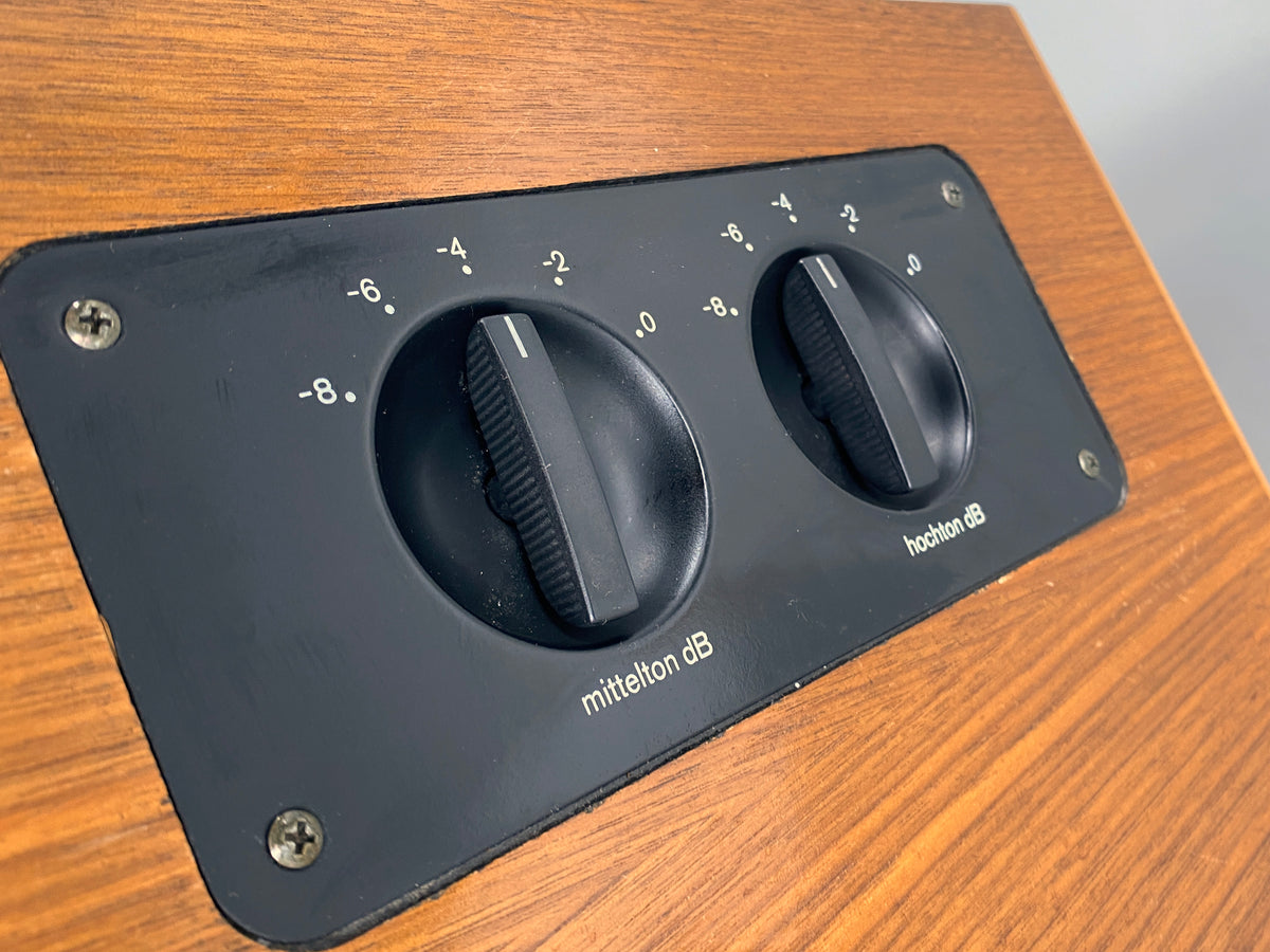 Ein Paar 3-Wege Lautsprecher Typ L1030 in Nussbaumfurnier von Dieter Rams für BRAUN, Deutschland 1970er
