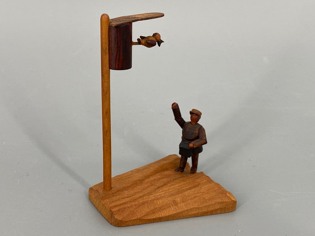 Handgeschnitzte Holzfigur aus Teakholz, Mid Century Design 1950er