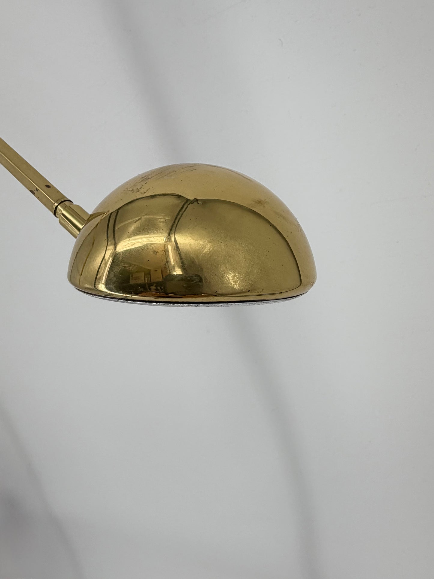 Balance Stehlampe. mit Schwenkarm von Sölken Leuchten in gold, Deutschland 1980er