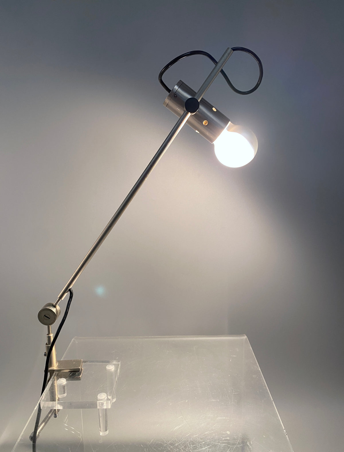 Mid Century Design Klemmlampe 255 von Tito Agnoli für OLUCE, Italien 1954