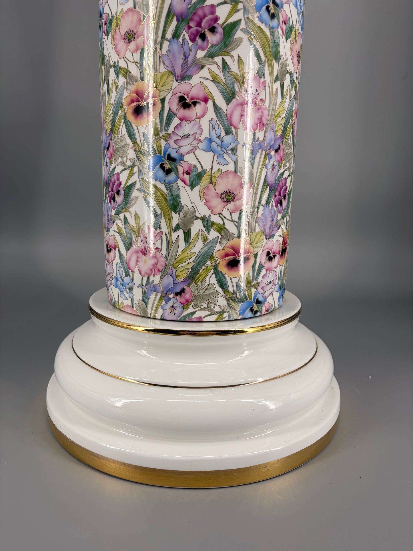 Planzsäule aus Keramik mit floralem Chintz-Muster, in 24 Karat vergoldet von Austrolux, Österreich