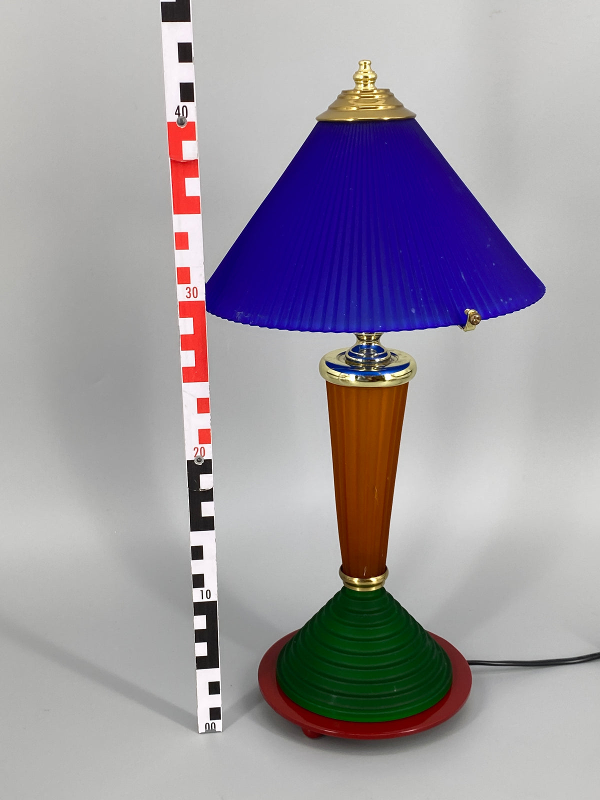 Postmoderne Neuinterpretation einer klassichen Säulen-Tischlampe von HEPA, Deutschland 1990er