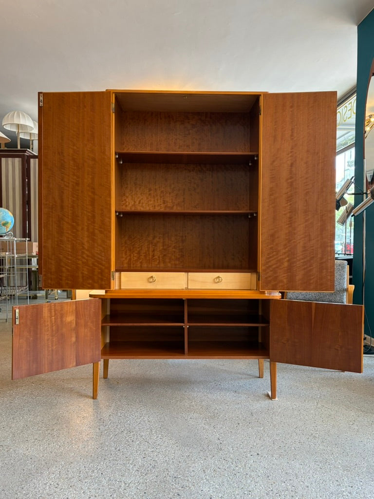 Mid Century Design Schrank aus Esche und Teakholz, mit versteckten Krawattenfächern, Deutschland 1950er