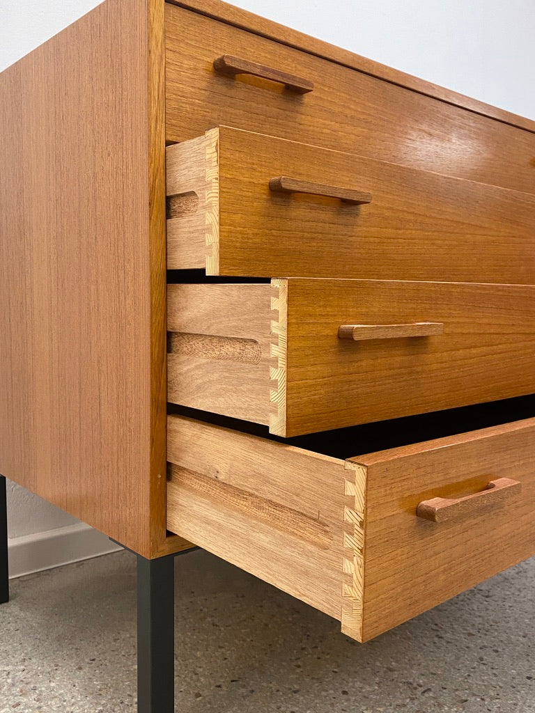 Schubladenkommode aus Teakholz von Kai Kristiansen für Feldballes Mobelfabrik, Dänemark 1960er