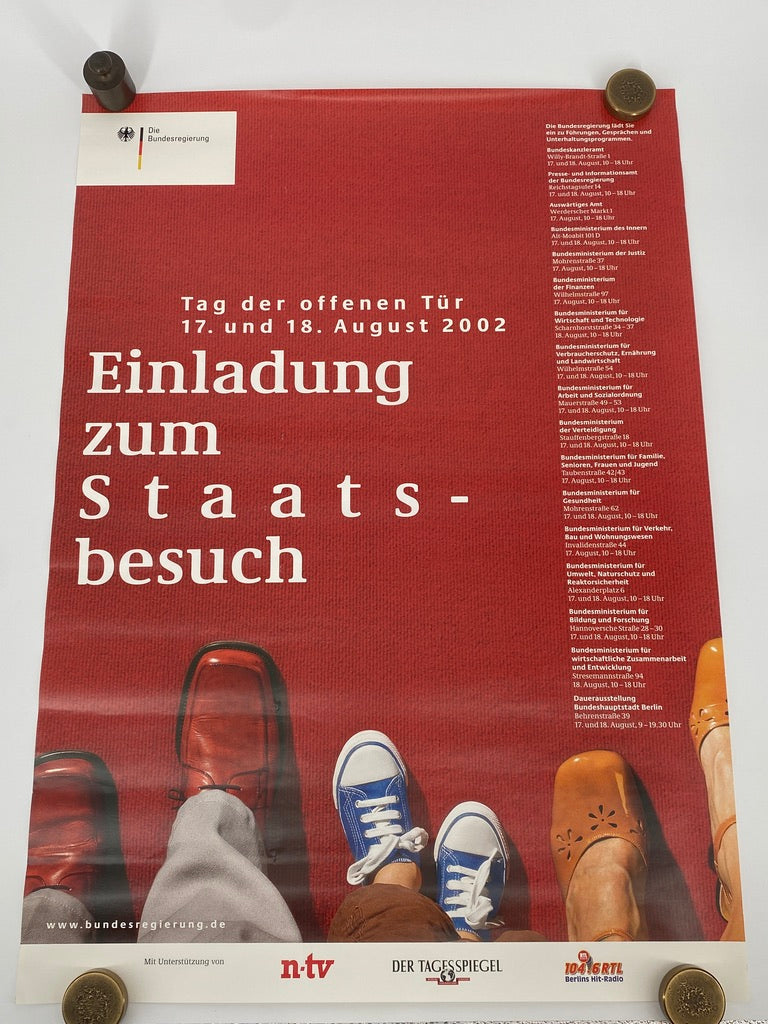 Plakat der Bundesregierung zum "Tag der offenen Tür"Berlin, Deutschland 2002