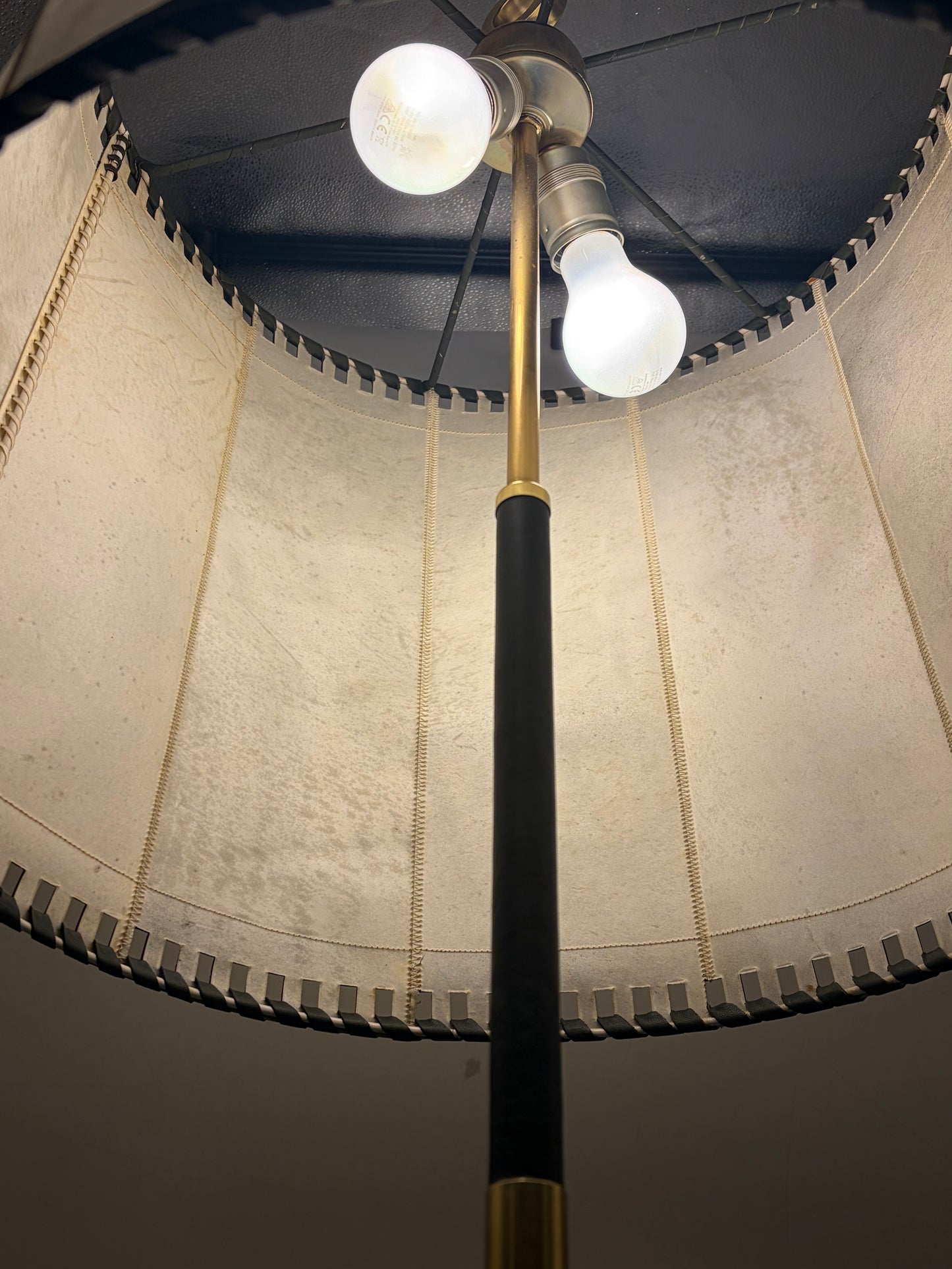 Seltene Mid Century Design Stehlampe von Charlotte Wawer Leuchten, mit Leder bezogen, Deutschland 1950er