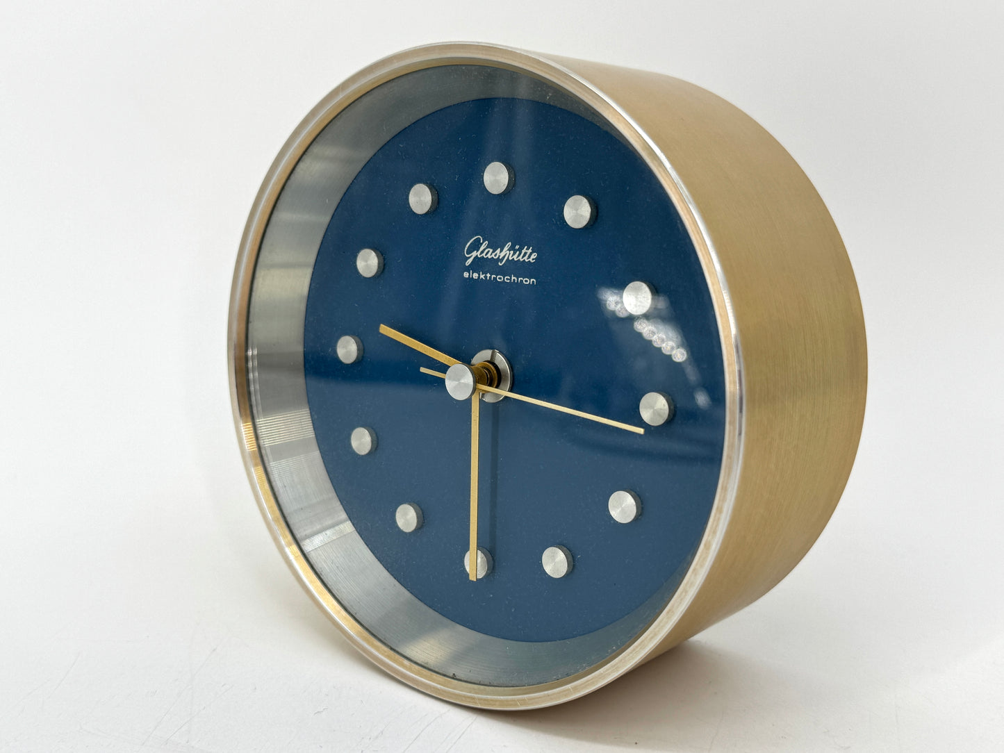 Besondere, elektrische Tischuhr aus den Glashütte Uhrenbetrieben GUB, DDR von 1975,