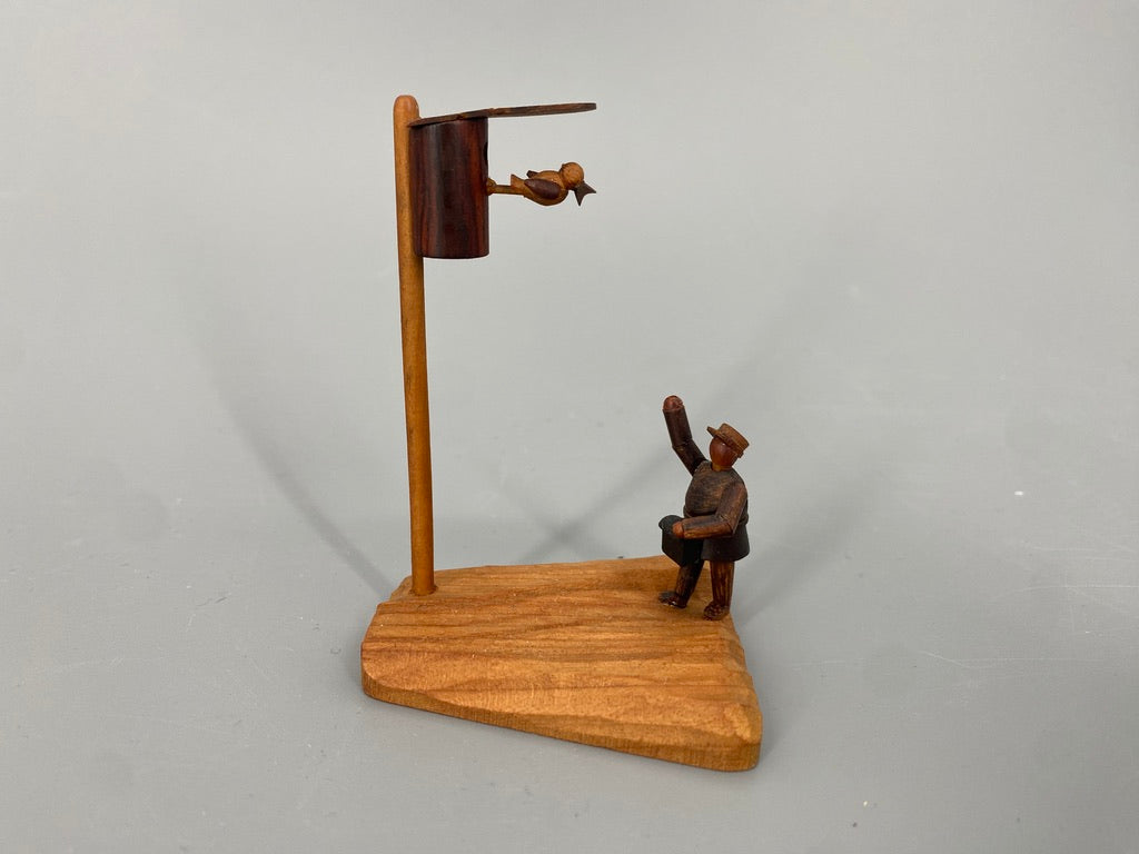 Handgeschnitzte Holzfigur aus Teakholz, Mid Century Design 1950er