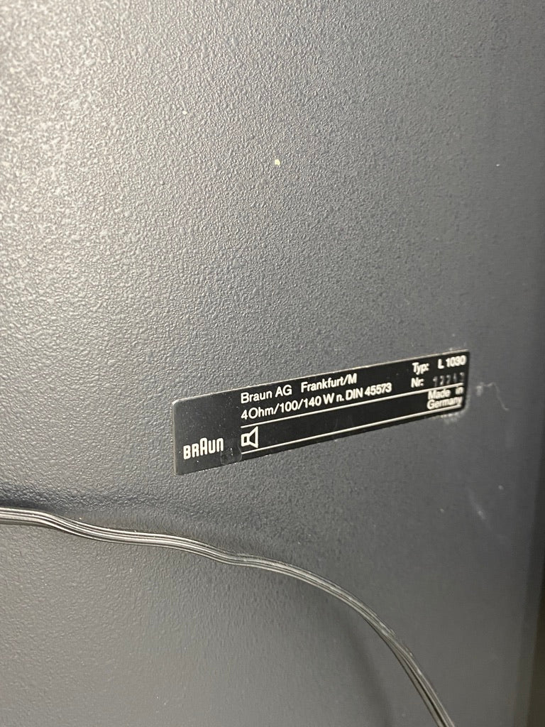 Ein Paar 3-Wege Lautsprecher Typ L1030 in Nussbaumfurnier von Dieter Rams für BRAUN, Deutschland 1970er