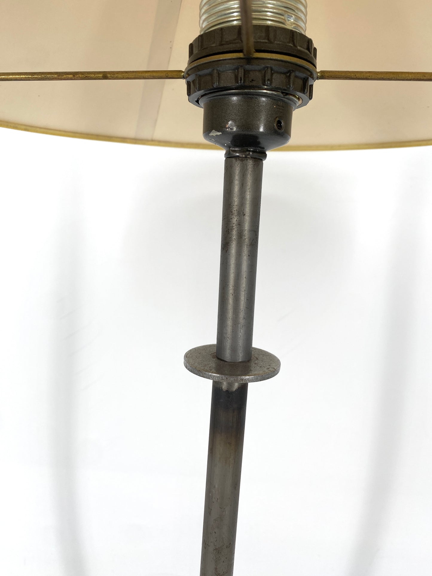 Postmoderne Tischlampe aus unbehandeltem Stahl, 1980er