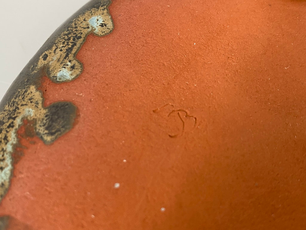 Handgefertigte, flache Keramikschale mit türkies-brauner Glasur