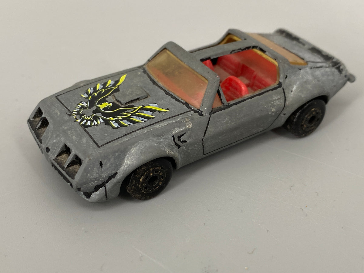 3 Modellautos von Matchbox und Majorette, 2x Camel Trophy, Land Rover Defender 90 & Toyota  Land Cruiser FJ40 sowie eine Pontiac Firebird Trans Am