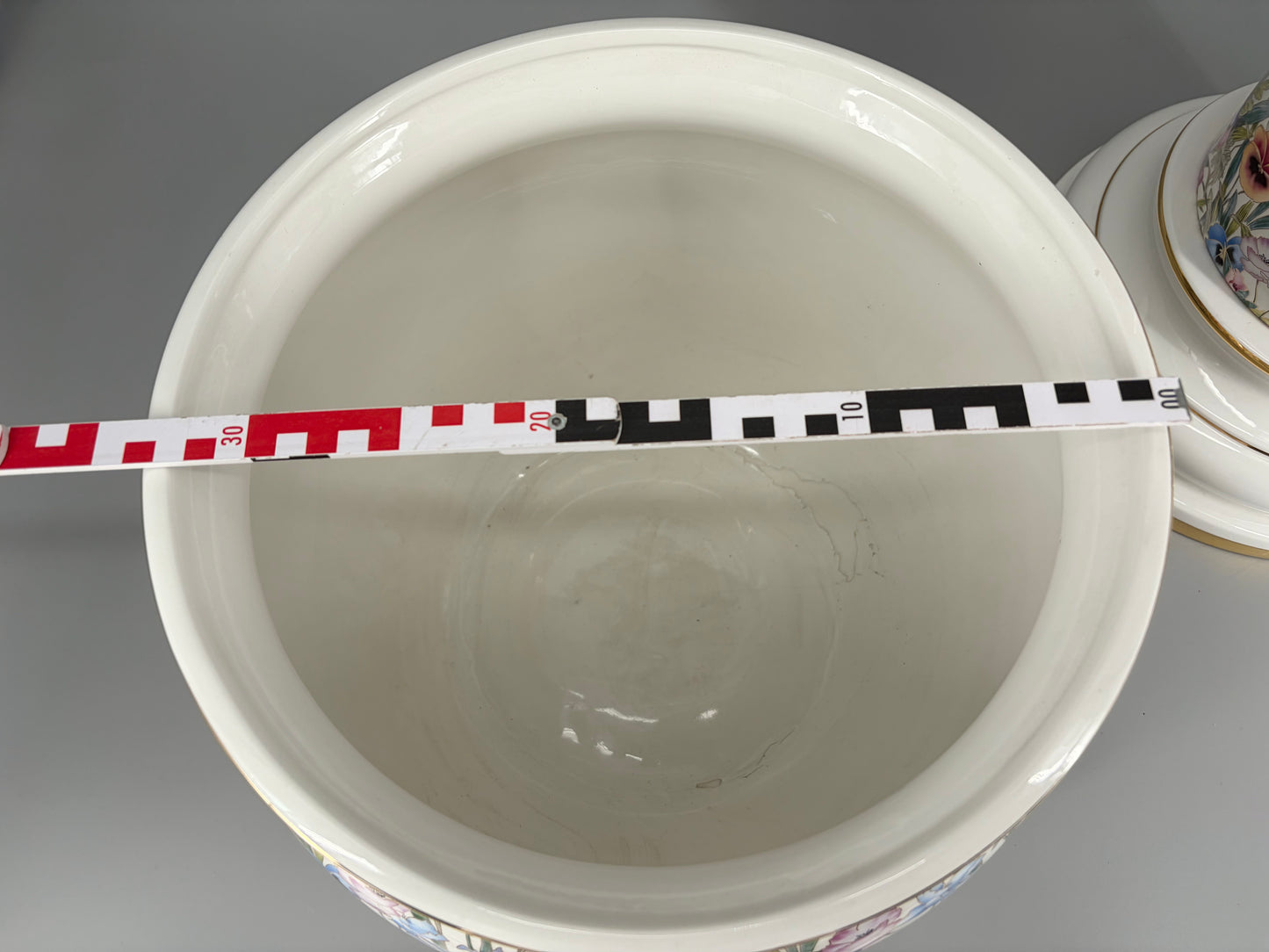 Planzsäule aus Keramik mit floralem Chintz-Muster, in 24 Karat vergoldet von Austrolux, Österreich
