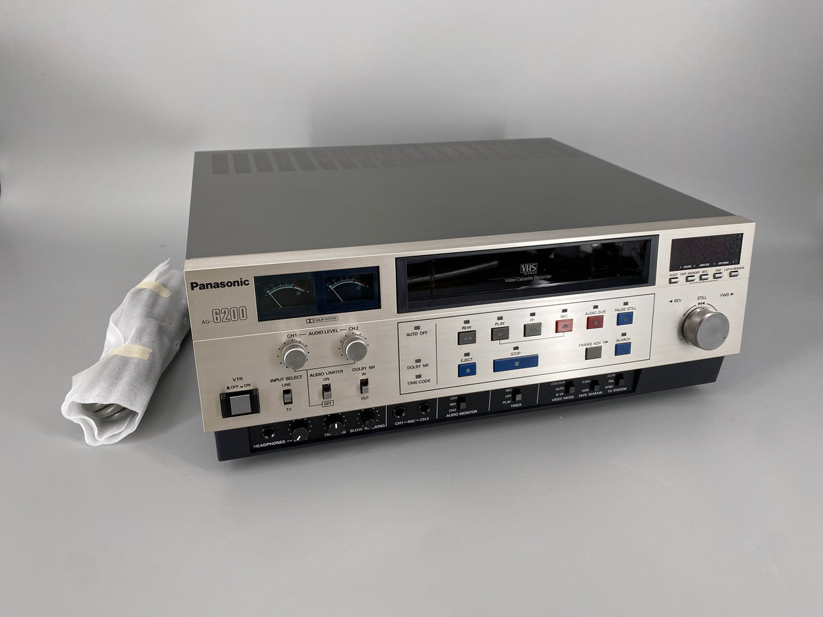 Unbenutzter Profi Videorecorder PANASONIC AG 6200 für PAL /NTSC in der orginal Verpackung, Japan 1980er