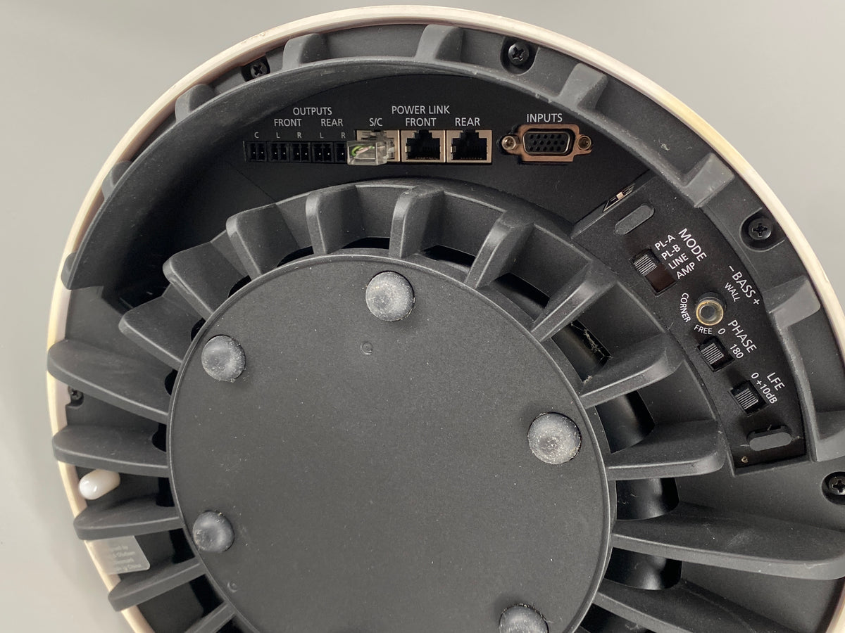 Hochwertiges Soundsystem bestehend aus BeoCenter 2 und BeoLab 14 von Bang und Olufsen, Dänemark