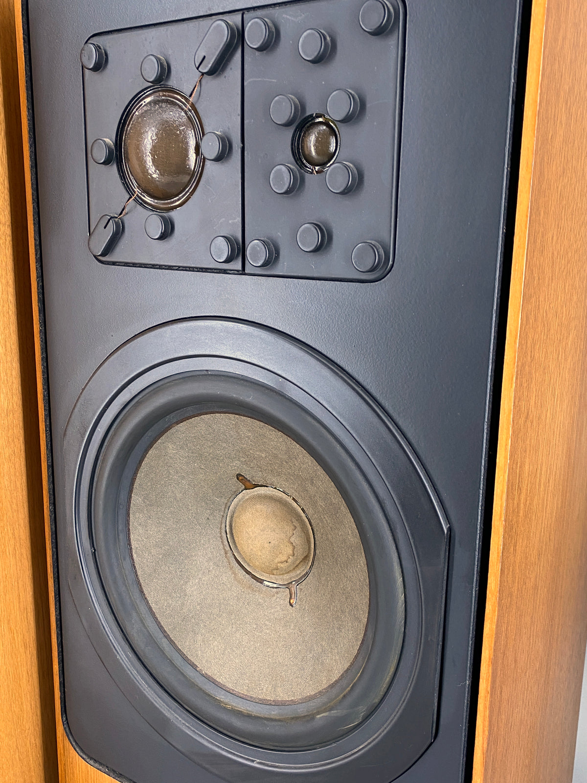 Ein Paar 3-Wege Lautsprecher Typ L1030 in Nussbaumfurnier von Dieter Rams für BRAUN, Deutschland 1970er