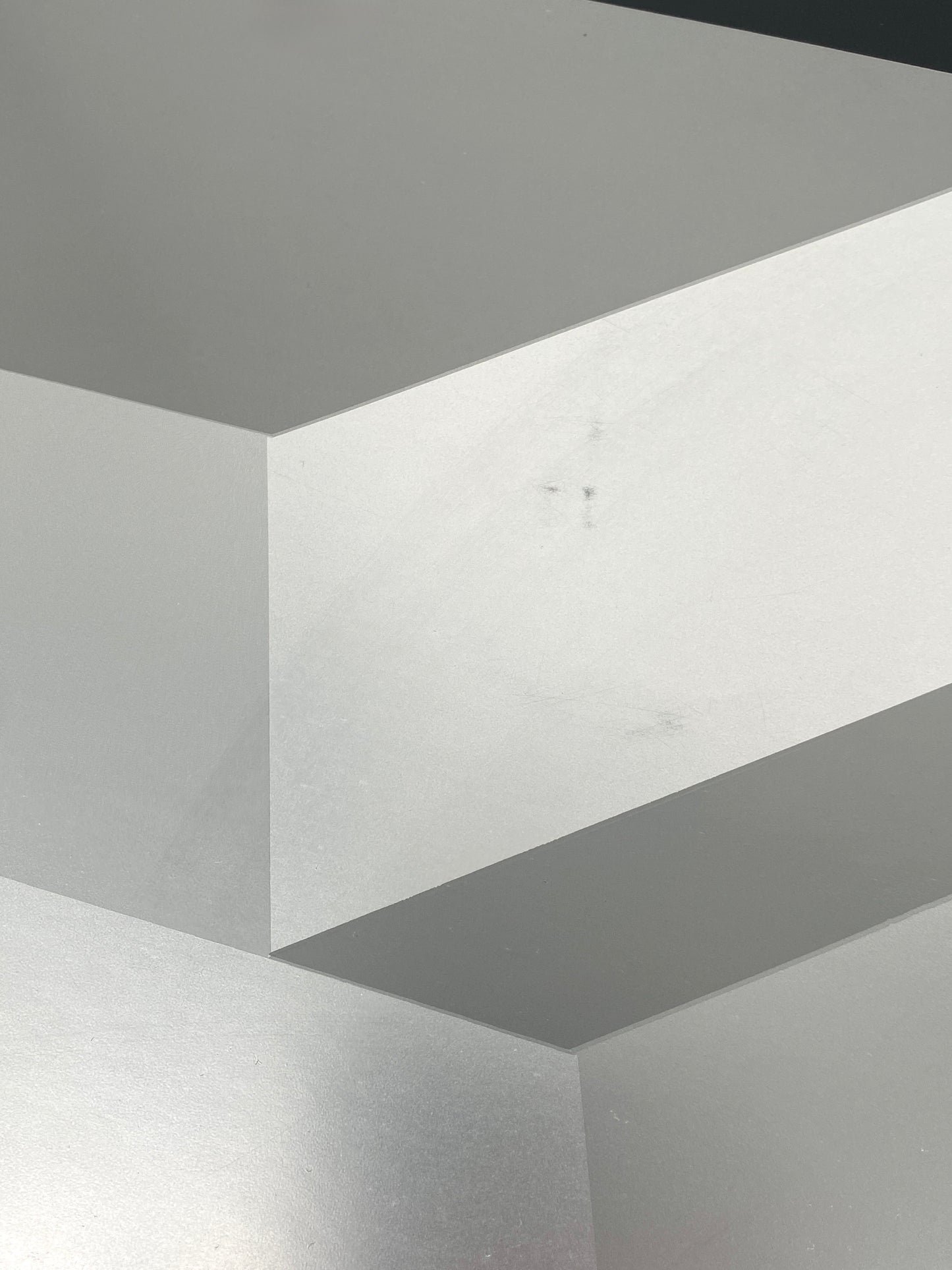 Großer, konstruktiv-konkreter Farbsiebdruck auf schwarzem, glänzendem Papier von Joachim Albrecht, um 1970