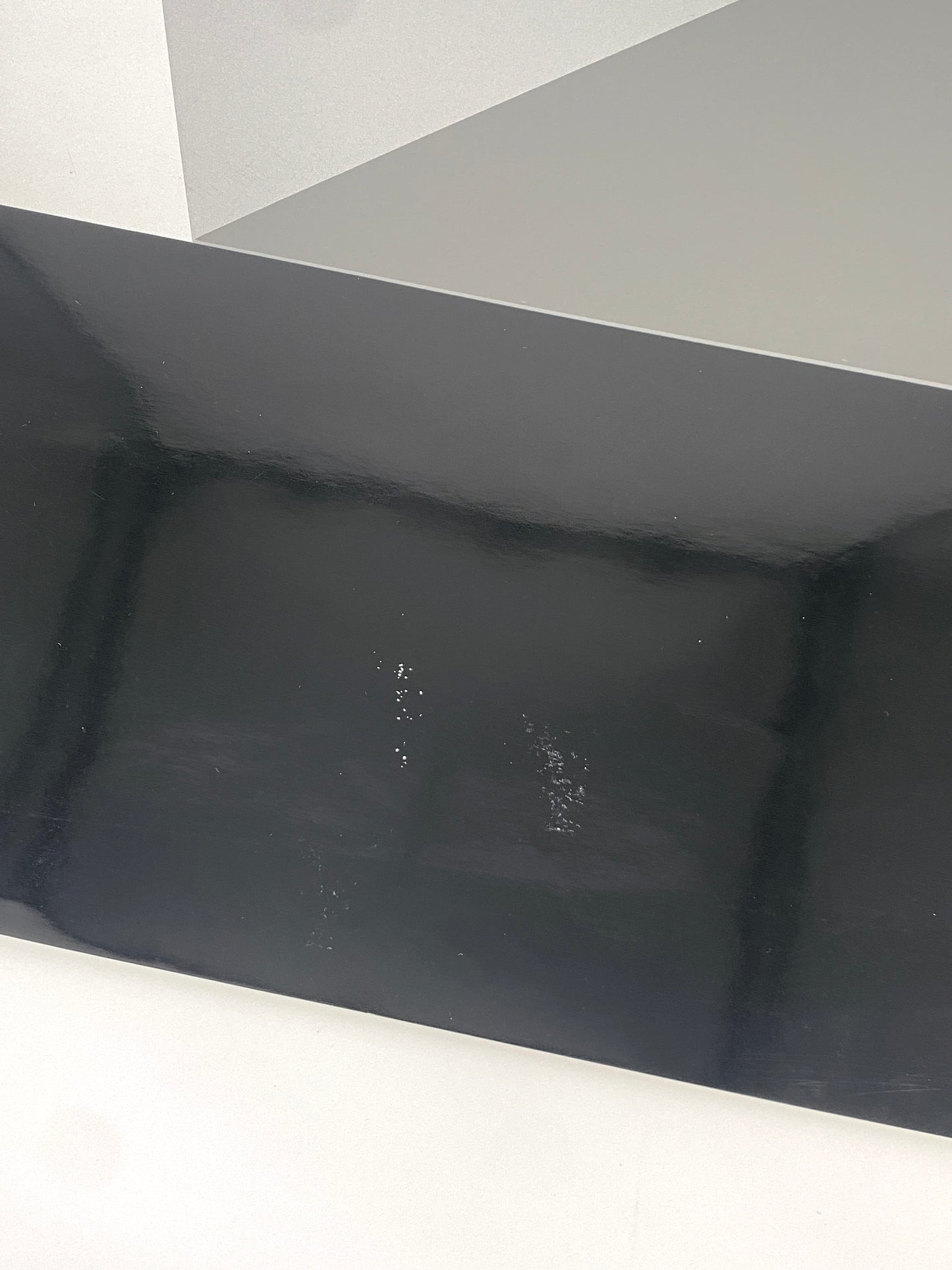 Großer, konstruktiv-konkreter Farbsiebdruck auf schwarzem, glänzendem Papier von Joachim Albrecht, um 1970