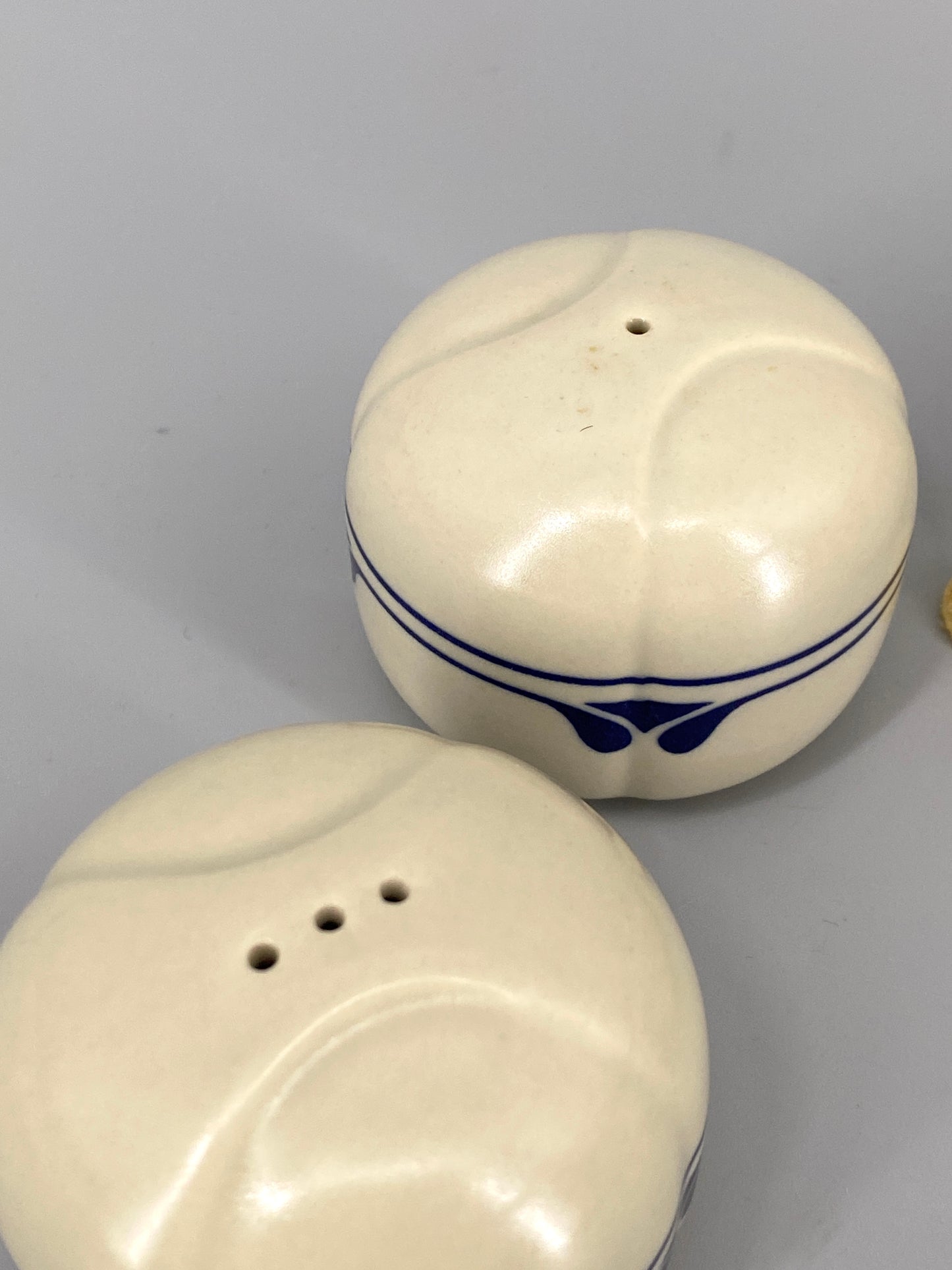 30 Teiliges Service "Form ohne Namen" Astrid von Bjørn Wiinblad für Rosenthal, 1970er