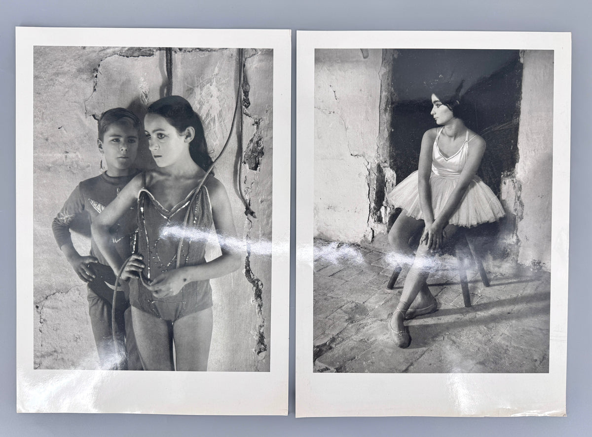 Lucien Clergue - Les Saltimbanques. 2x Fotografien