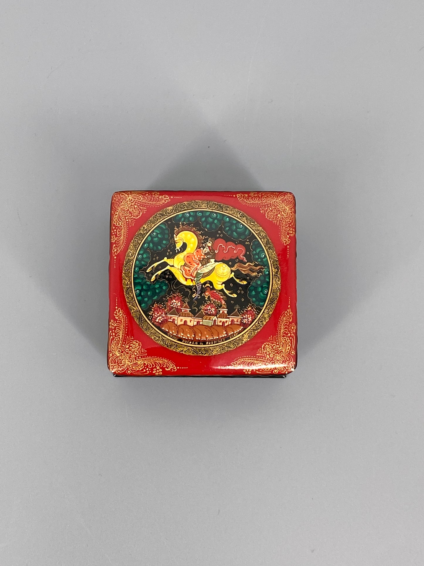 Russische, alte Lackdose mit Miniaturmalerei