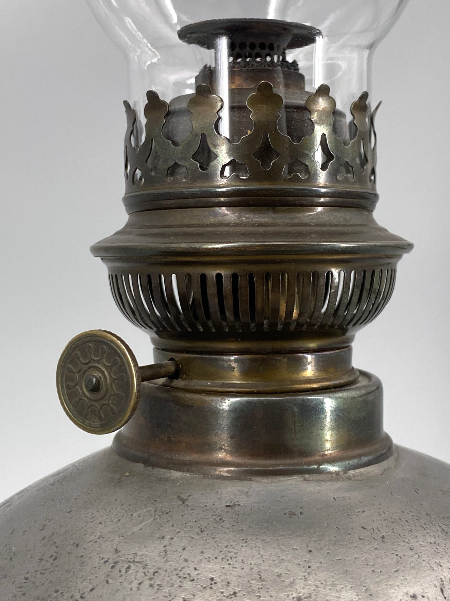 antike Petroleumlampe aus Zinn, gestempelt, 19. Jhd.