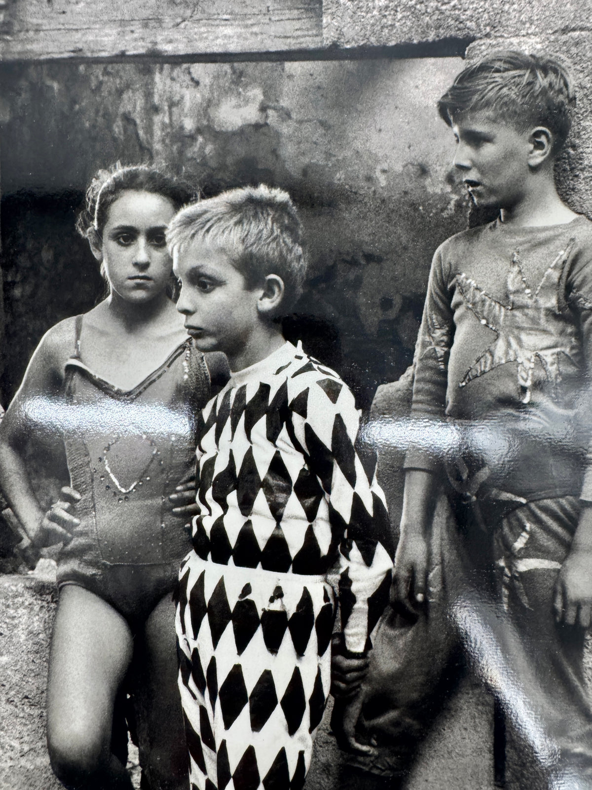 Lucien Clergue - Les Saltimbanques. 2x Fotografien
