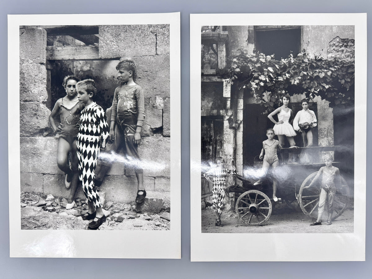 Lucien Clergue - Les Saltimbanques. 2x Fotografien
