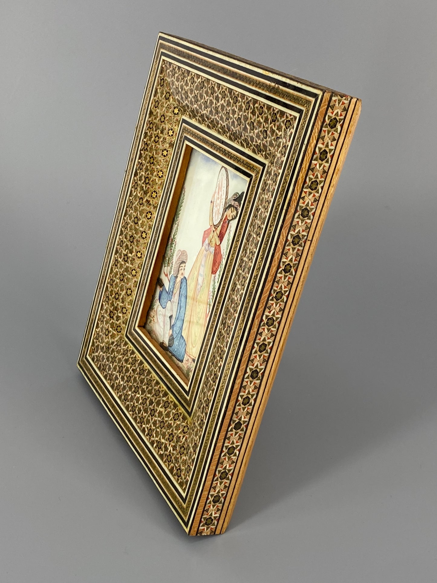 Miniaturgemälde "Trommlerin" aus Persien in Khatami-Intasien-Rahmen